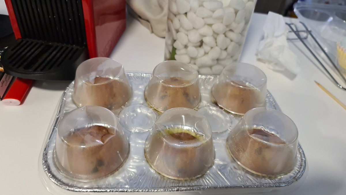 Redseanails's tweet image. Making muffins🤩🤩🤩