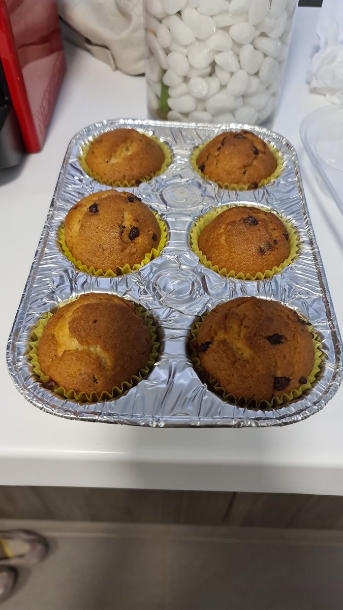 Redseanails's tweet image. Making muffins🤩🤩🤩