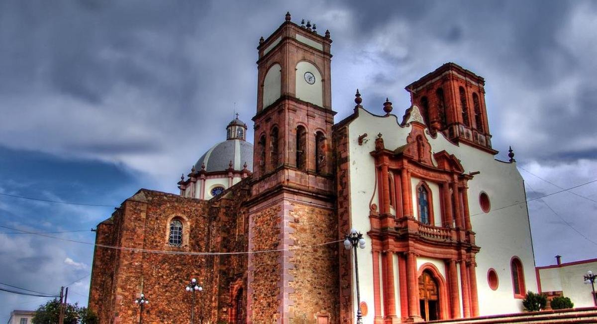 EmbaMexAua's tweet photo. #Querétaro is full of #history and #culture.🌞

It played a key role in Mexico’s struggle for independence in the 19th century. 🇲🇽

🔍You can learn more at the Museum of the Conspirators @museodelosconspiradores.

👉🏽https://t.co/QErxdpBq4m

#VisitQRO #LiveQRO #CultureQRO https://t.co/0D5cdQUoZ8