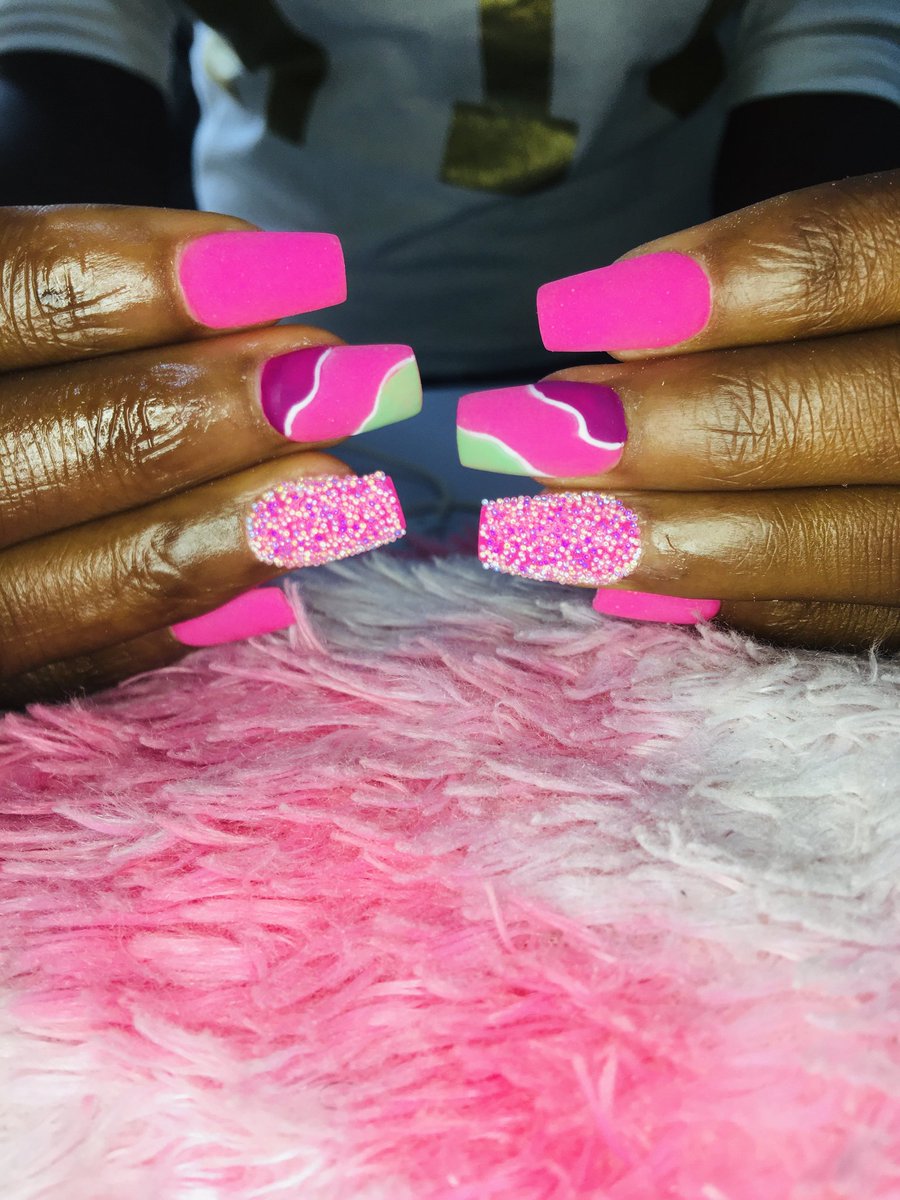 DGPnailssalon's tweet photo. How do you want your nails glossy or matte? #nailsinjos #josnails https://t.co/rtRkONWDbW