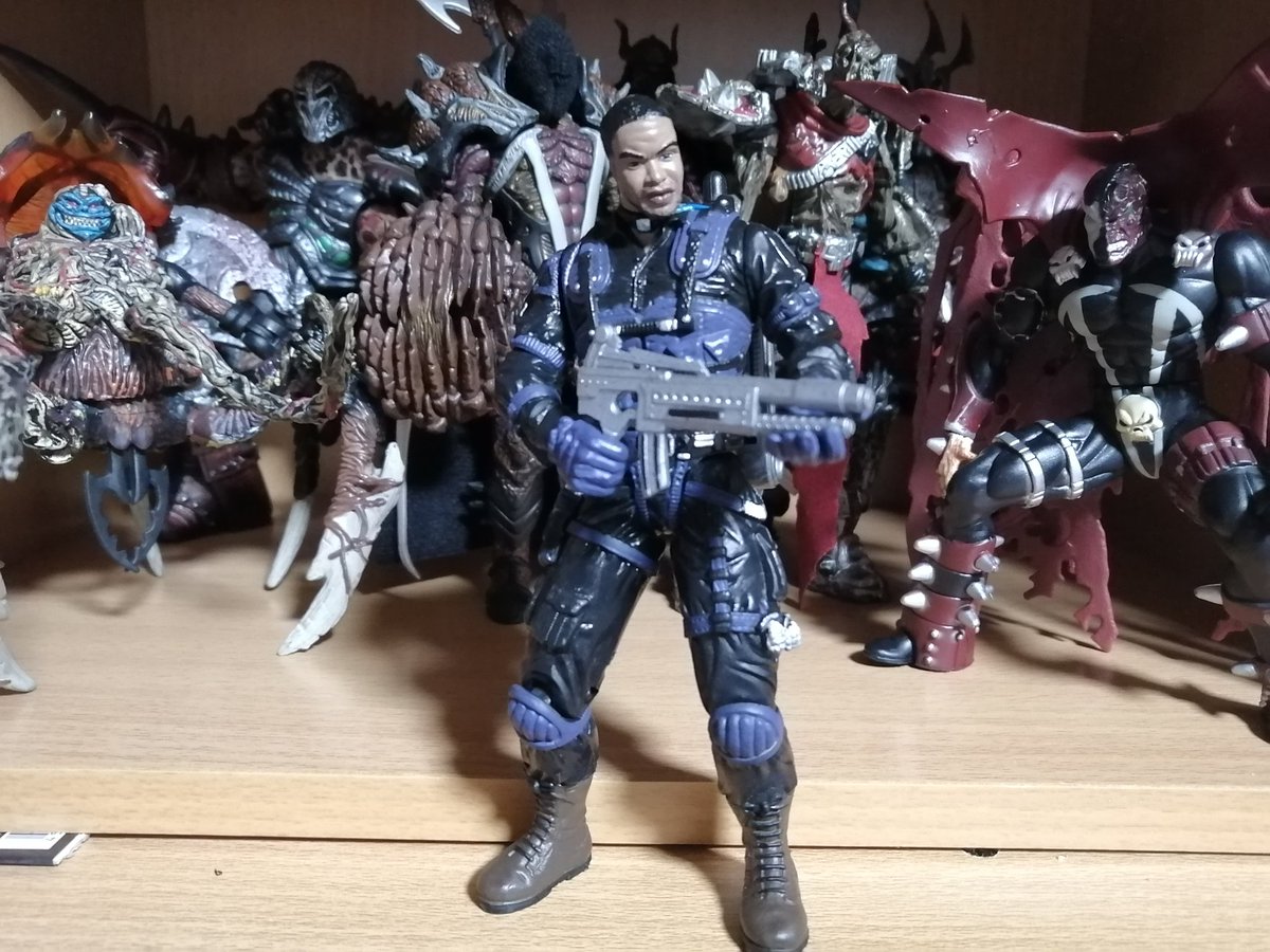 わかぁ 昨日購入したアルシモンズを開封 新品やったけど関節の固着が無く安心 なぜ右肘だけ固定なのかと言う疑問以外は良い感じ そろそろスポーン関連も置き場がキツくなってきたぞ Spawn スポーン