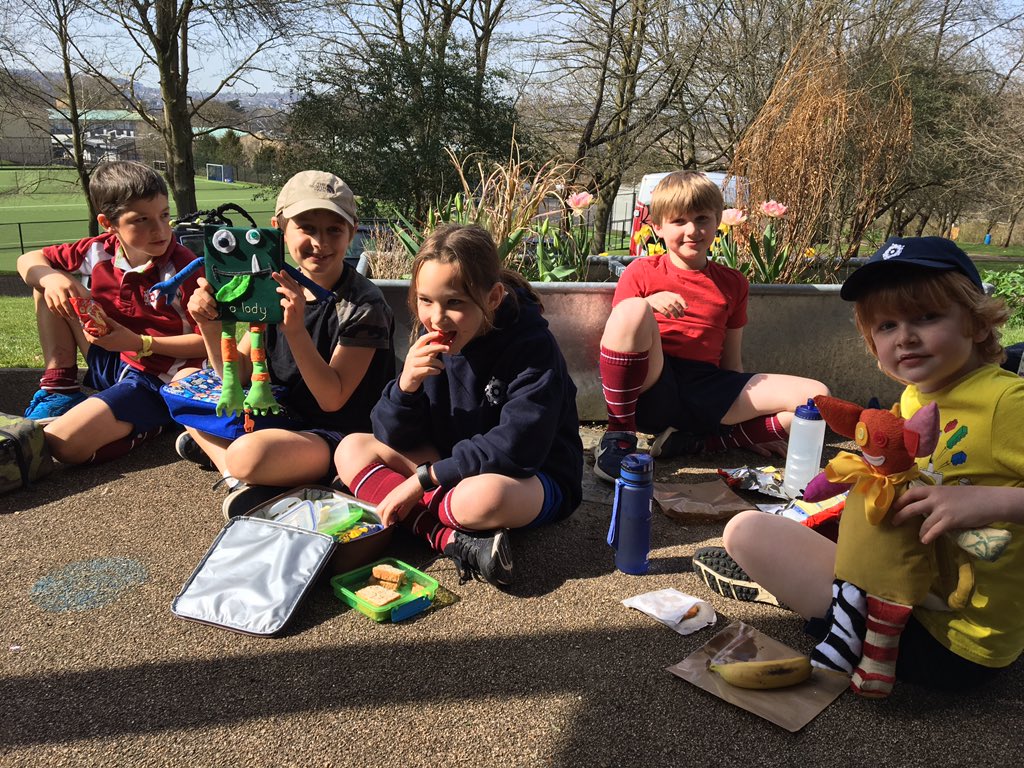 KESBathJunior's tweet photo. We were so lucky with the amazing sunshine and got to enjoy our lunch out in the sun! During the day, we also did a range of creative activities ranging from baking chocolate goodies to drama games. #KESBathCreativity #KESBathEnrichment https://t.co/LLtsOsHmZs