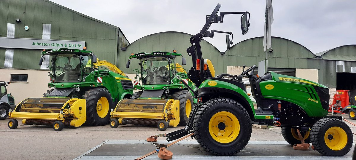 RickyNei11's tweet image. Delivery number two today! 🚜 New @JohnDeere 2026R heading out to a local contractor. @PitchcareIRE @greenkeepingire #strengthreliability #professional