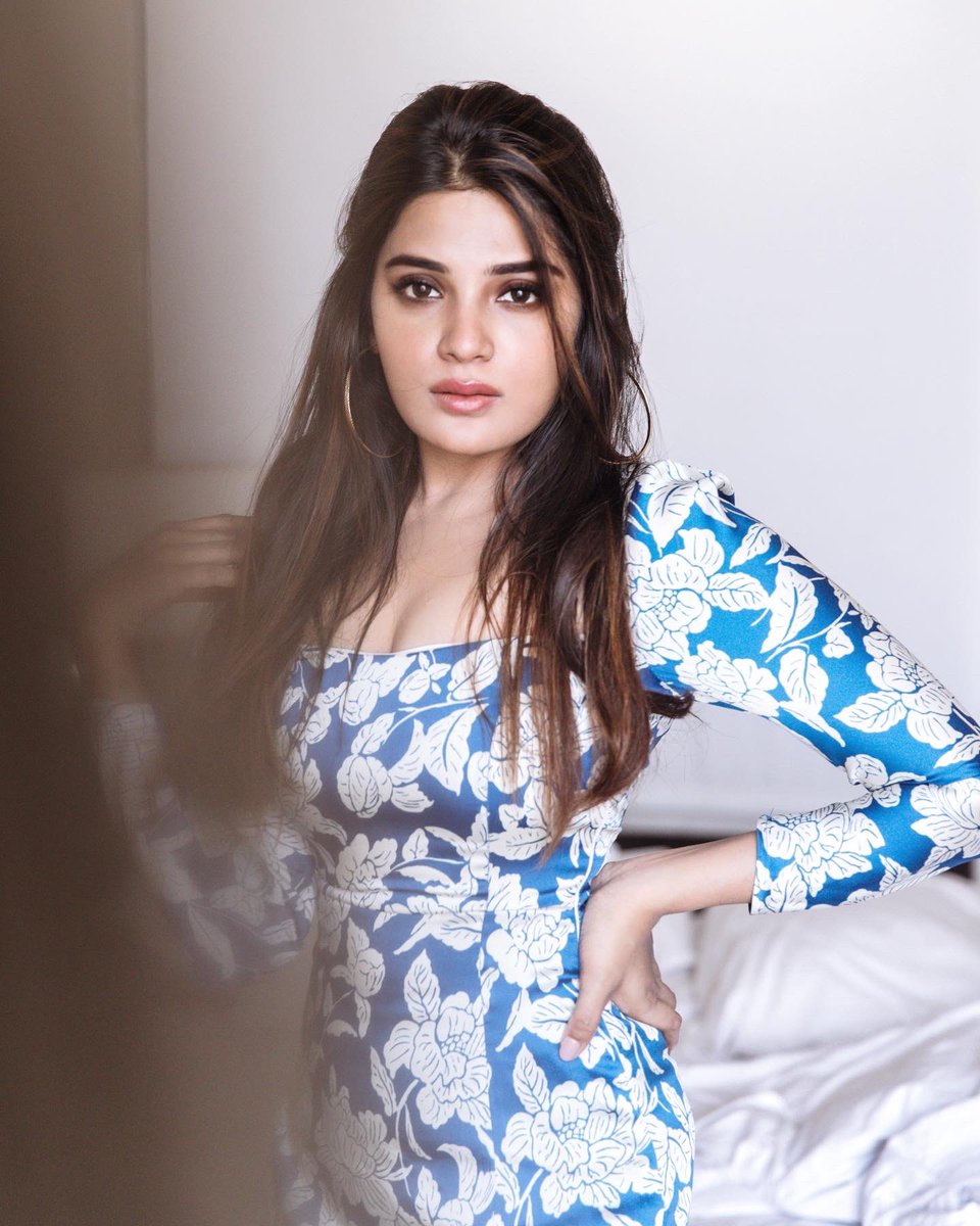 im_aathmika's tweet image. ✨