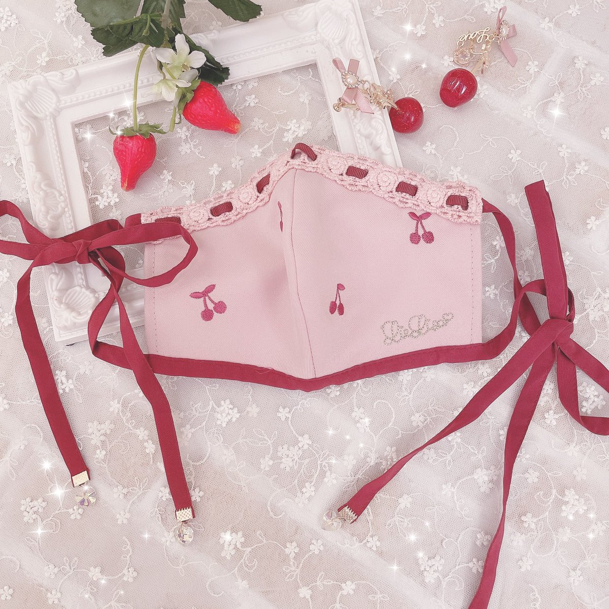 近鉄パッセ店🎀 #チェリー刺繍マスク オリジナルのチェリー刺繍マスク