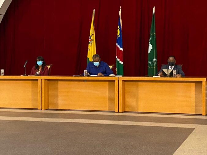 TheNamibian's tweet photo. UPDATE... President Hage Geingob has announced that as of midnight tonight the following will come into effect:
▩ Curfew will remain as is
▩ Public gatherings will increase to 100 people for all indoor and outdoor events
▩ Liquor can be sold until 22h00 from Monday to Saturday https://t.co/XOud9VJrKQ