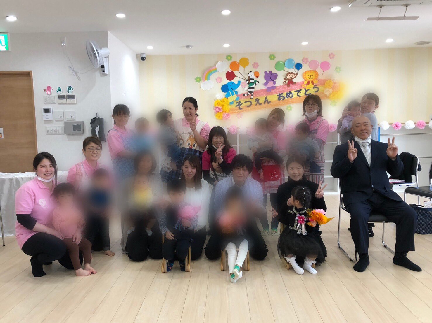 تويتر ケンコウコツ 成瀬社長 社長芸人 على تويتر 今日は古川橋なの花保育園の卒園式 理事長として第2期園児達を無事送り出す事が出来ました 小さな命を守ってくれてるスタッフ達にも本当に感謝 明日から古川橋なの花保育園3年目スタートです そして芸歴