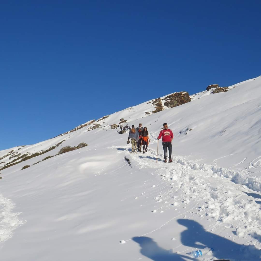 M2Adventure's tweet photo. "Over every mountain, there is a path, although it may not be seen from the valley."
#Chopta #tungnathtrek #uttrakhand #snowtrek #travellings #Uttarakhand #travelbuddyforlife #travelinbetween #travelindiagram #travelindiadiaries #incredibleindia https://t.co/e8j81IyeoS