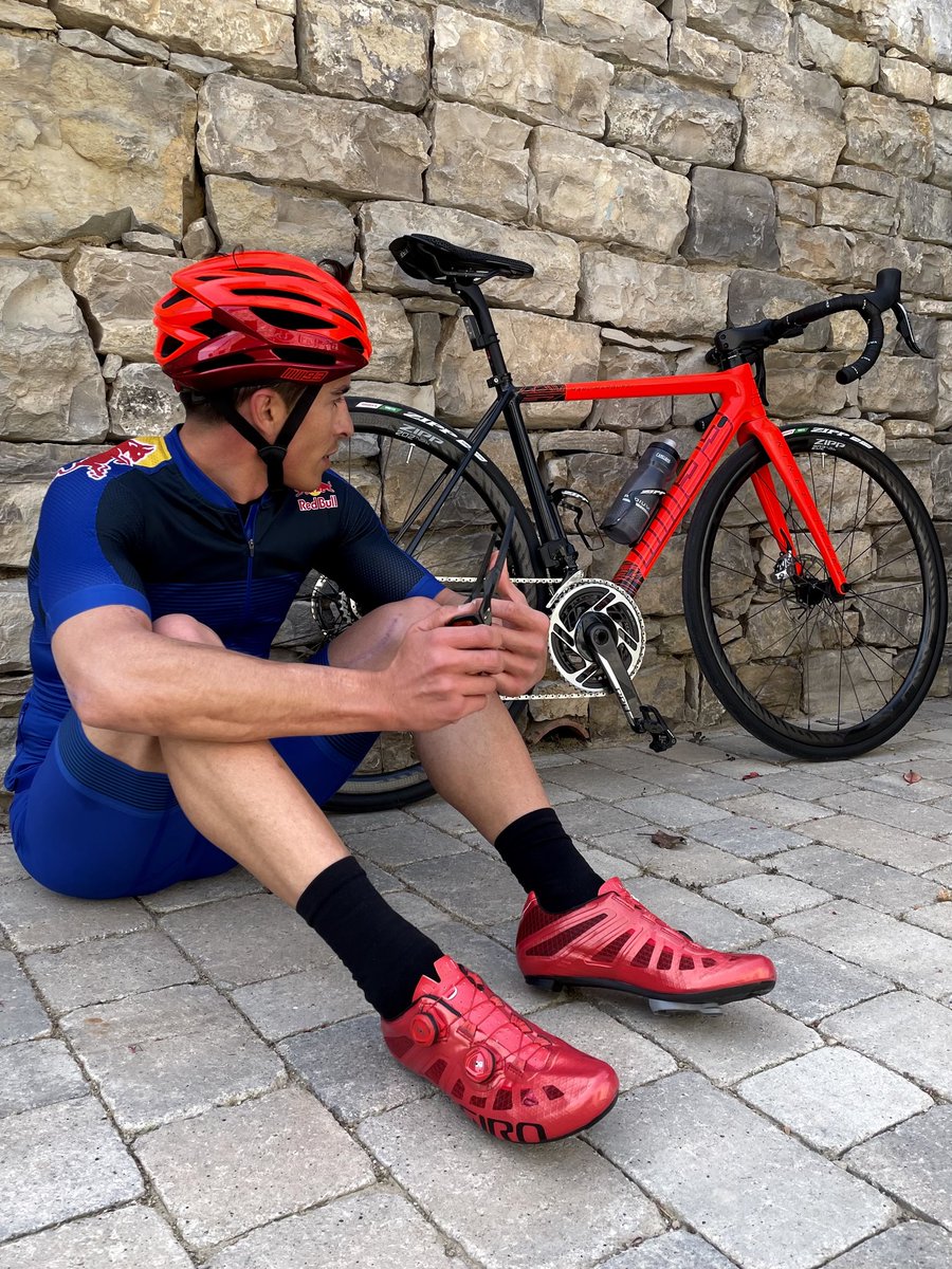 Típica relación amor/odio con tu bicicleta🤷🏻‍♂️
Typical love-hate relationship with your bicycle😅