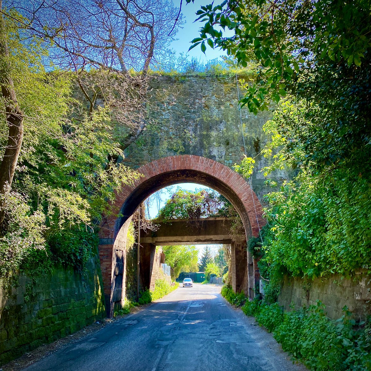 From the Parco degli Acquedotti, we had to get off the beaten path to reach the Parco della Caffarella. We took a wrong turn once or twice, but we were always greeted by something special, from a wonderful old bridge to some amazing abandoned villas!