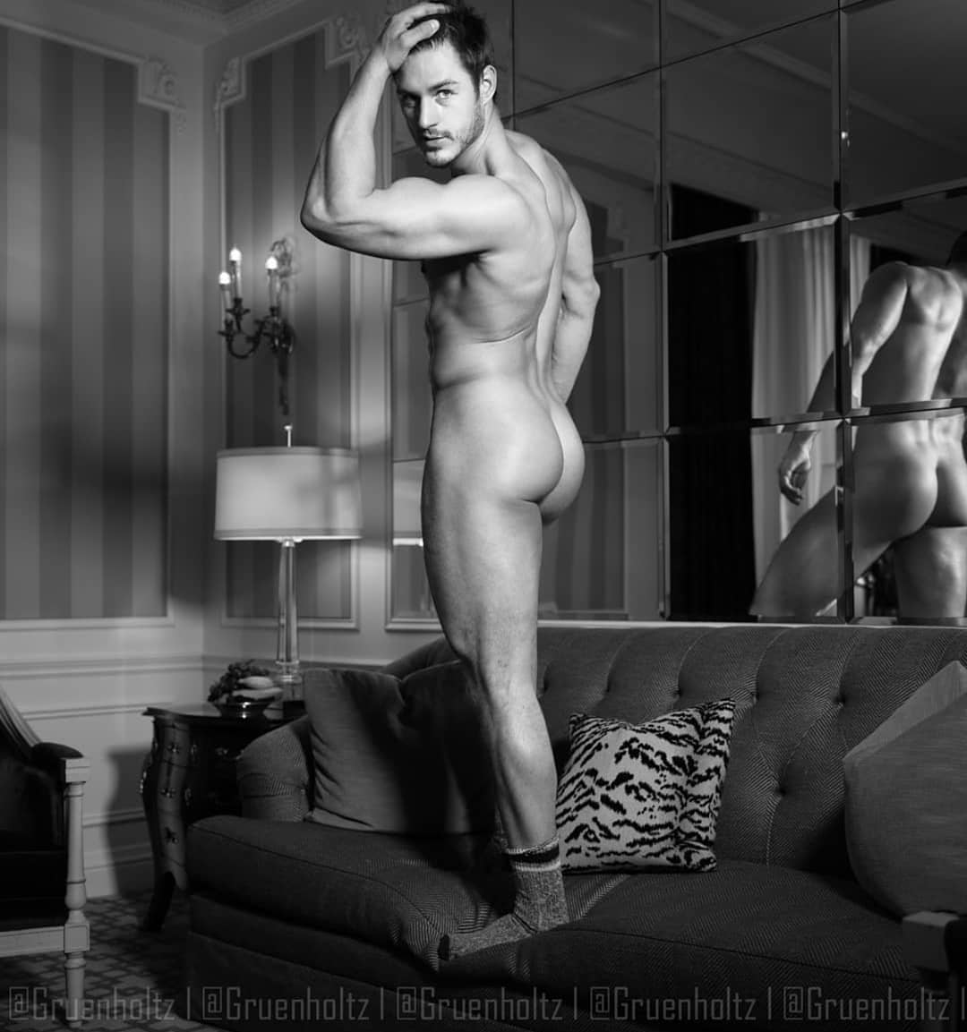 AmenEverytime's tweet photo. Happy #HumpDay everyone! #Everybody✨ Model: Ripp Baker #RippBaker #HappyHumpDay #Photography #Gruenholtz

📷 Photo by @gruenholtz https://t.co/OTNgJDK2jT