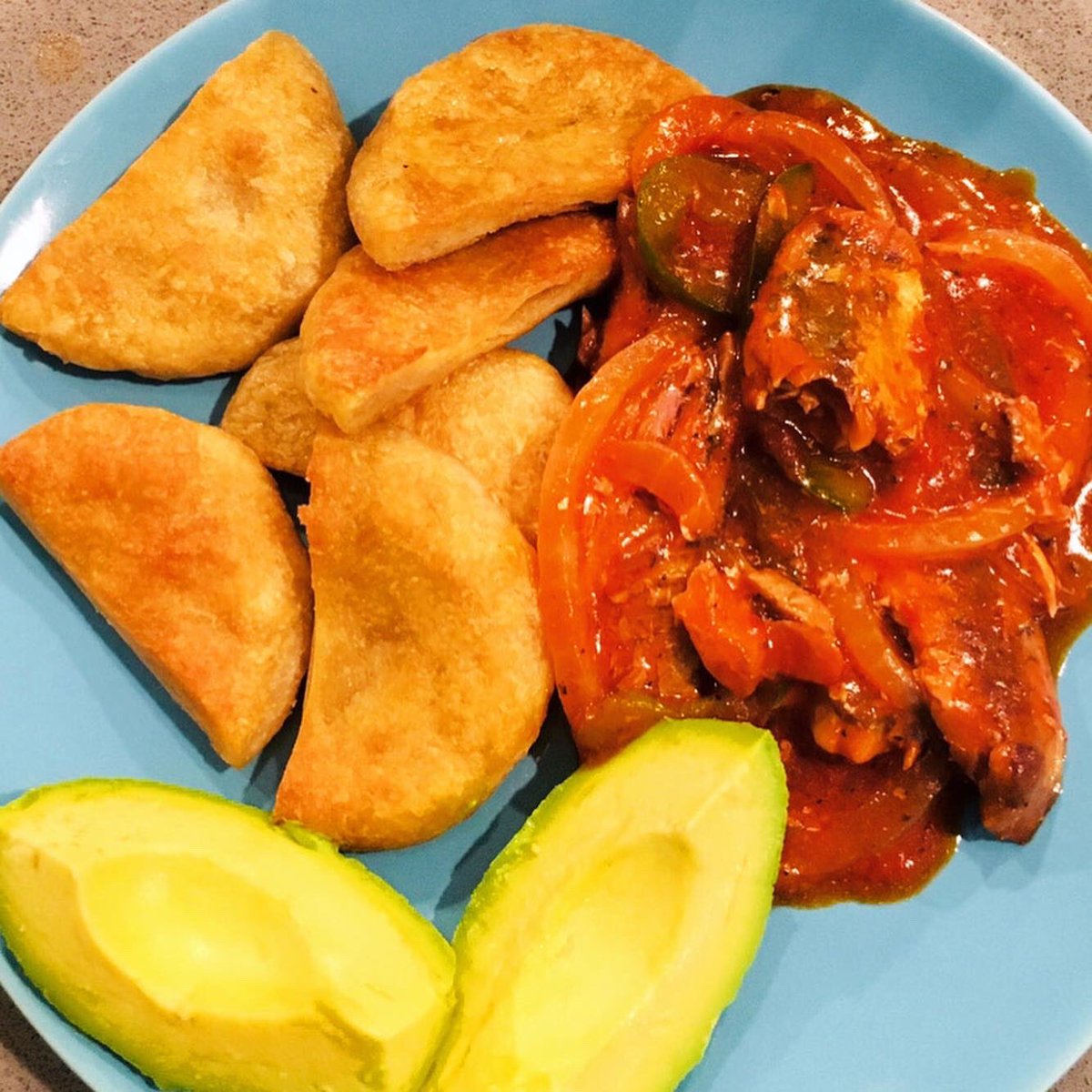TamiWinkle_'s tweet photo. ** π―π² Breakfast.. 1 or 2 π Can you choose ? #jamaicanbreakfast #frydumpling #mackrel #boildumpling #sardine #avocado #pear #food #foodphotography #Foodie #FoodWars #foodlover #foodblogger https://t.co/kY71jgcEyc
