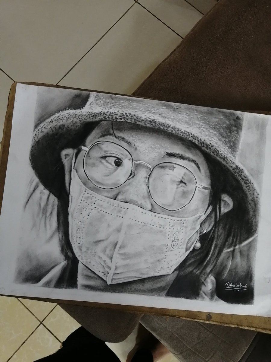 MableWasi's tweet photo. 12hrs 45mins felt like ages 😂.. Was it worth it? 🙃 #MaskUp #Malawi🇲🇼#art #femaleartist https://t.co/SVrDlZLT6y