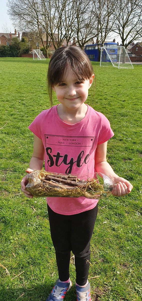 BoughtonHeath's tweet image. Year 2 are having fun in the sun creating their bug hotels #dtproject #forestschool #outdoorlearning #year2