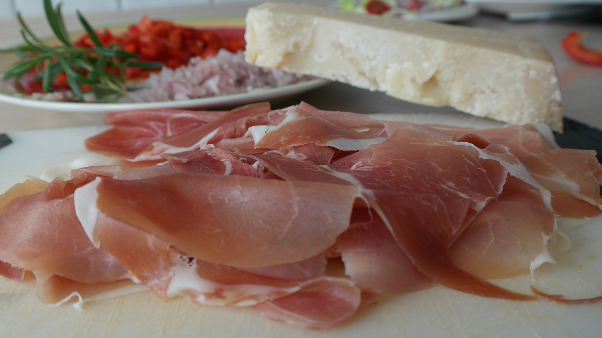 🧀🥓Do you love Italian food? The discover Parma and stay in a 3* centrally located hotel for 3 nights on 11th October from £525pp. Includes B&amp;B, Flights, a full day tour of a cheese factory, a visit to a Parma ham facto - bit.ly/3u99Hi3