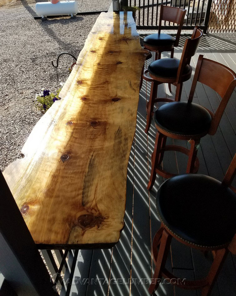 advantagelumber's tweet photo. The #railing was blocking their view, so the homeowners turned it into a #bar. The #bartop is a #LiveEdge #NorfolkIslandPine #slab.
#woodslab #liveedgewoodslab #liveedgeslab #pine #pineslab #woodworking #woodworkingproject https://t.co/AKvCrWOcIA