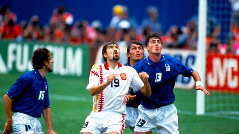 Hoy a las 20.45 España - Kosovo

Pero ANTES, reviviremos el Italia - España del Mundial de EEUU 1994. ¿Te animas a revivirlo con nosotros? twitch.tv/sportsocialclub