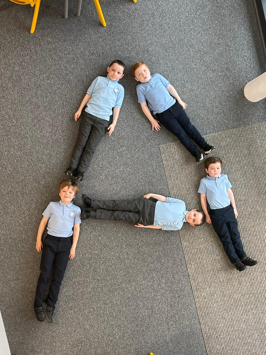 StNinMrsCurrie's tweet image. Proud to wear our #lightitupblue school uniform @saintninians to raise awareness for #AutismAwarenessWeek2021