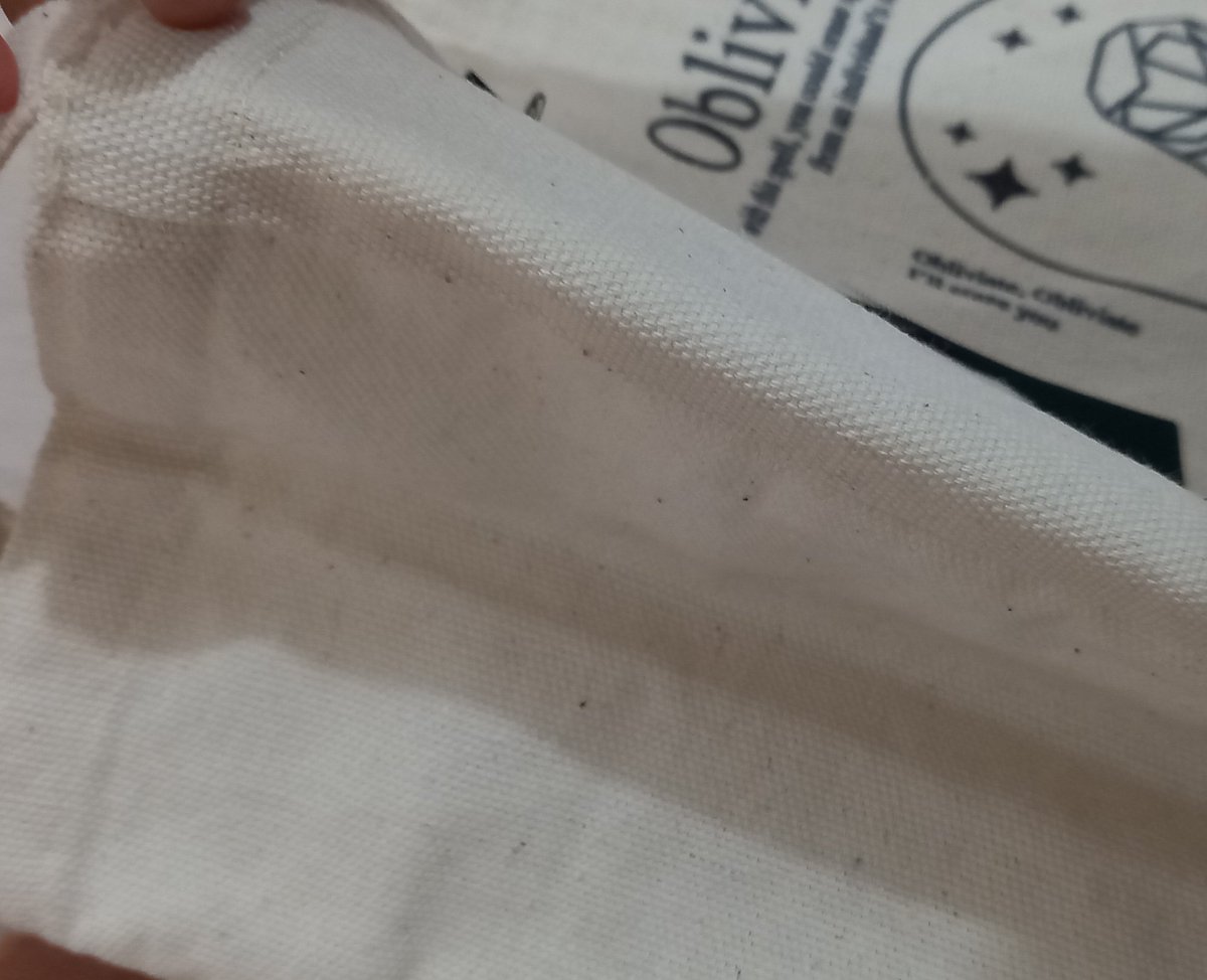 yeinfully's tweet photo. I'm sorry for not using the sujeong design for the real picture, but the material and size are the same as this. 

Karena bahannya kanvas natural jadi pas diterima kalian kemungkinan masih ada aroma dari bahannya yah! https://t.co/8qTotu1vWH