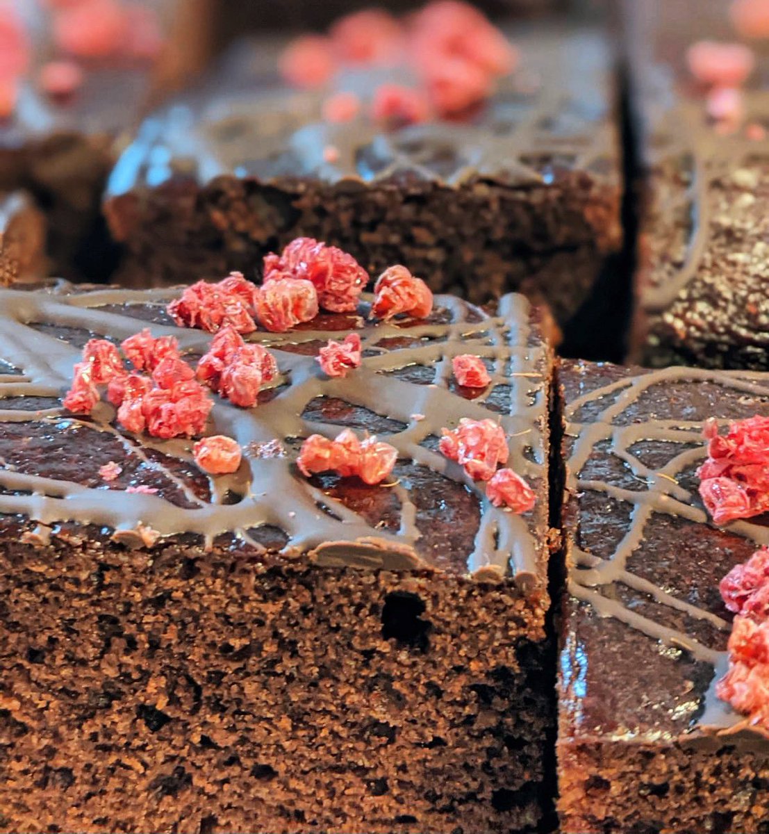 Marks_Bread's tweet photo. In need of a Hump Day treat? 

Our vegan Chocolate and Raspberry cake is just the thing 🤤.

Available now! 

#MarksBread #Bristol #WeAreBS3 #Vegan #Vegan #Bakers https://t.co/ziqHrArvBF