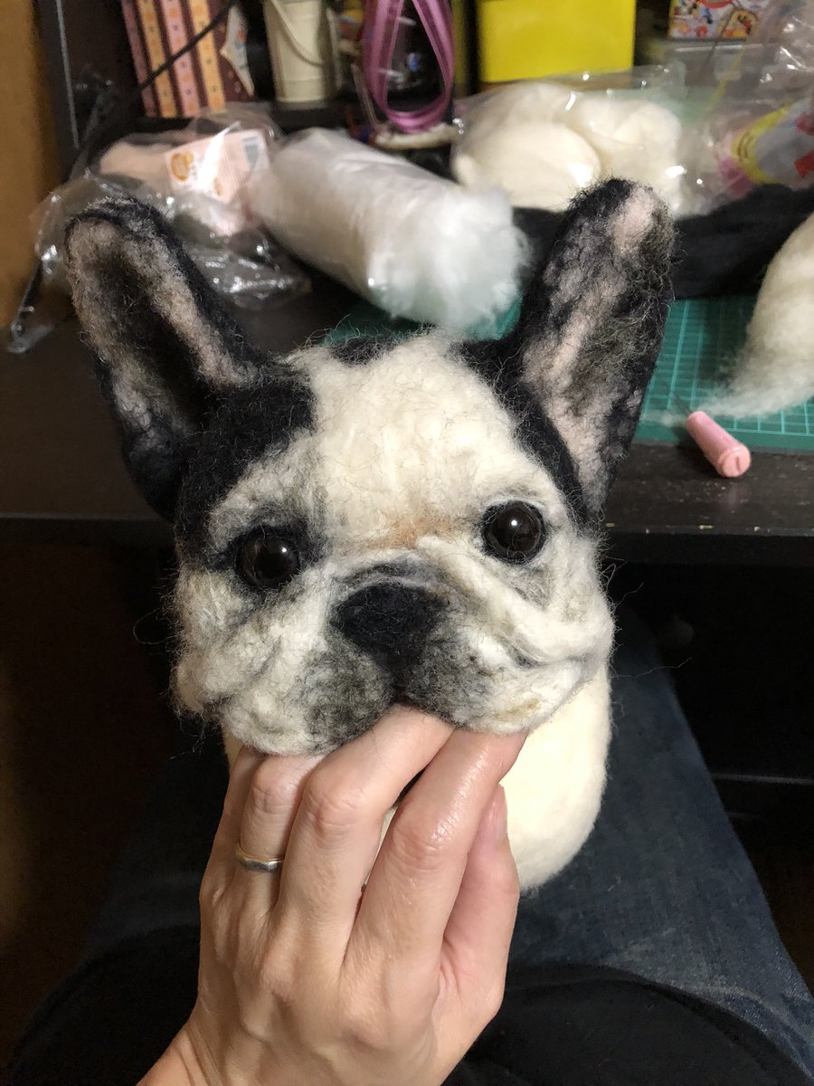 わたわたペット 中の人 わたわたペットの分身の術 ただいま特注サイズのフレブルちゃんと 分身の術中です お口の中 やっと出来た フレブル 大好きうちの子 わたわたペット 犬 動物大好き ずーっと一緒 羊毛フェルト