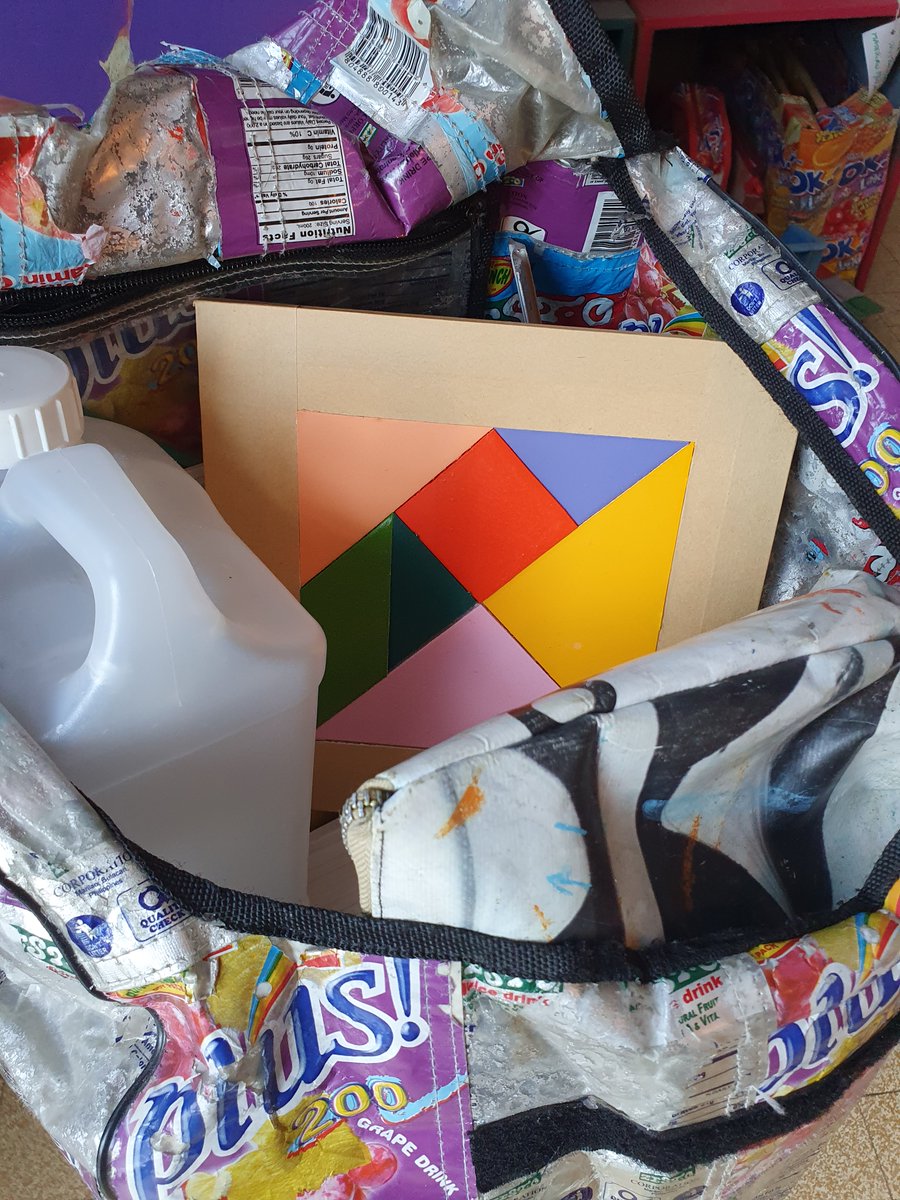 CieDebrouille's tweet photo. [#Atelierenfants]

Le 24 mars, les enfants ont été ravis de réaliser un #Tangram, dans le treizième arrondissement de Paris. https://t.co/2ZaIY2mn7f