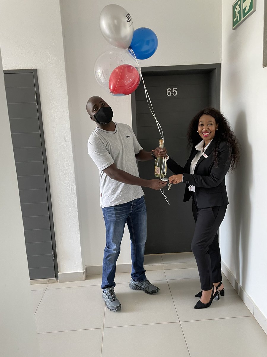 HyderProperties's tweet photo. Job well done . Happy client happy life #realestate #selling #Apartments #Sales https://t.co/uzmXr8nxmI