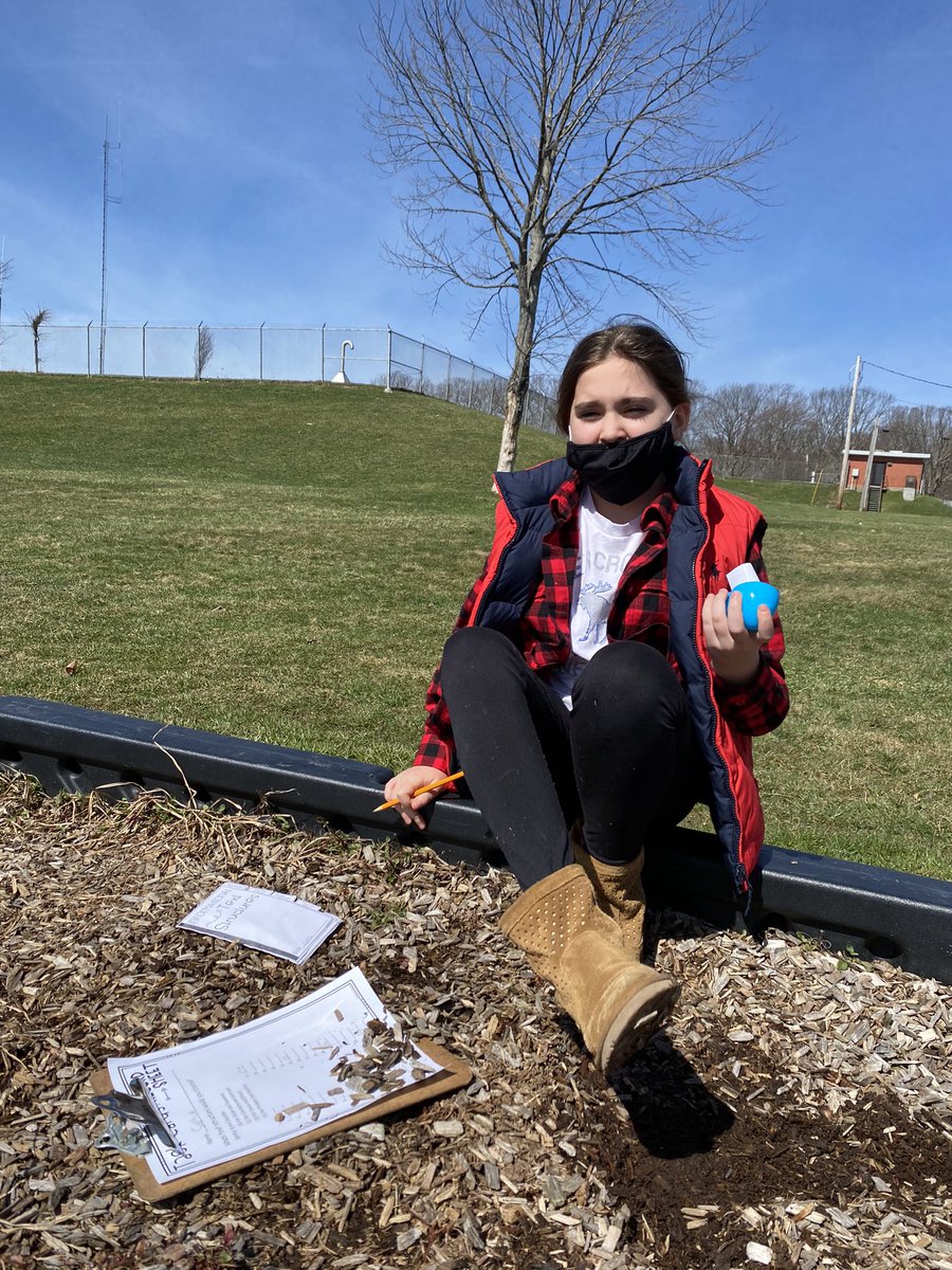 Hockenb_BushES's tweet photo. Solar ovens, s’mores, text structure egg hunt, and spirit week— Life is good in 4th grade! https://t.co/Vwt49tYIDI
