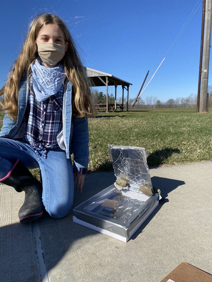 Hockenb_BushES's tweet photo. Solar ovens, s’mores, text structure egg hunt, and spirit week— Life is good in 4th grade! https://t.co/Vwt49tYIDI