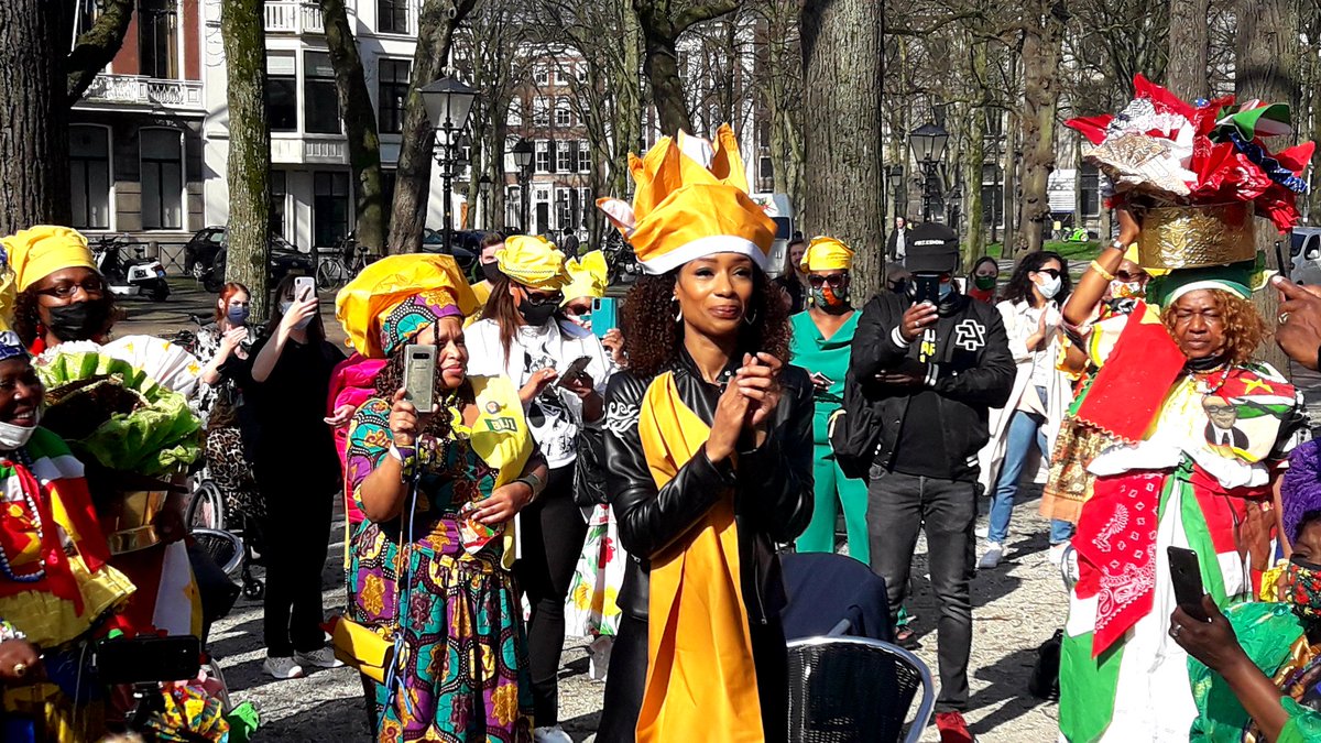 surinamese ceremony to give #strength to <a href="/SylvanaBIJ1/">Sylvana Simons</a>, the first black female party leader to enter dutch parliament, official swearing in later today. #denhaag <a href="/PolitiekBIJ1/">BIJ1</a>