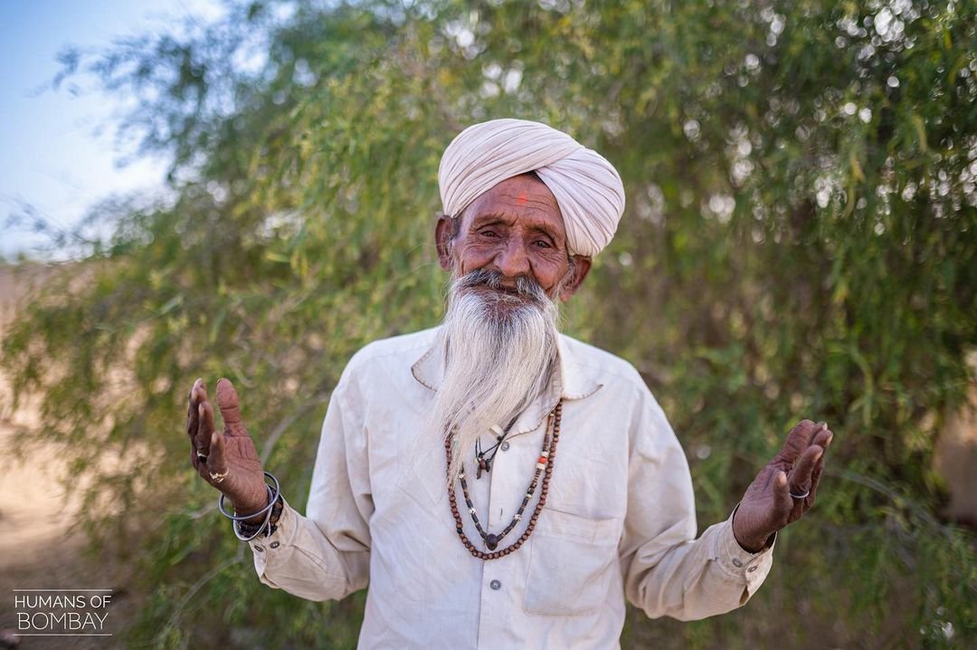 HumansOfBombay's tweet photo. "After 50 years, my Australian ex-girlfriend wrote to me. At 82, I feel like I am 21 again!"
https://t.co/pq3NzaAX0I 

#StoriesFromTheThar #Jaisalmer #Suryagarh #FirstLove #romance #Kuldhara https://t.co/mYznfztEfp