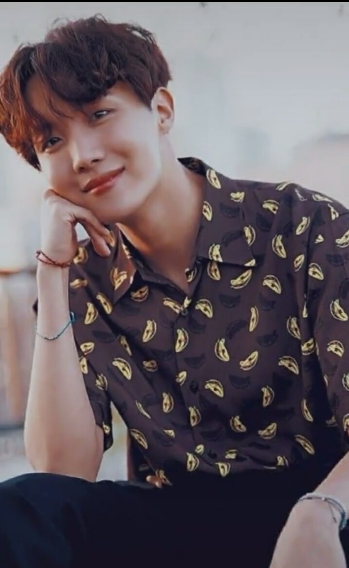 Lely69605093's tweet photo. Ketahuilah, bahwa rasa sakit itu akan menjadikanmu lebih kuat. 
~jung hoseok ~
#방탄소년단 https://t.co/C5V5H2jKcj