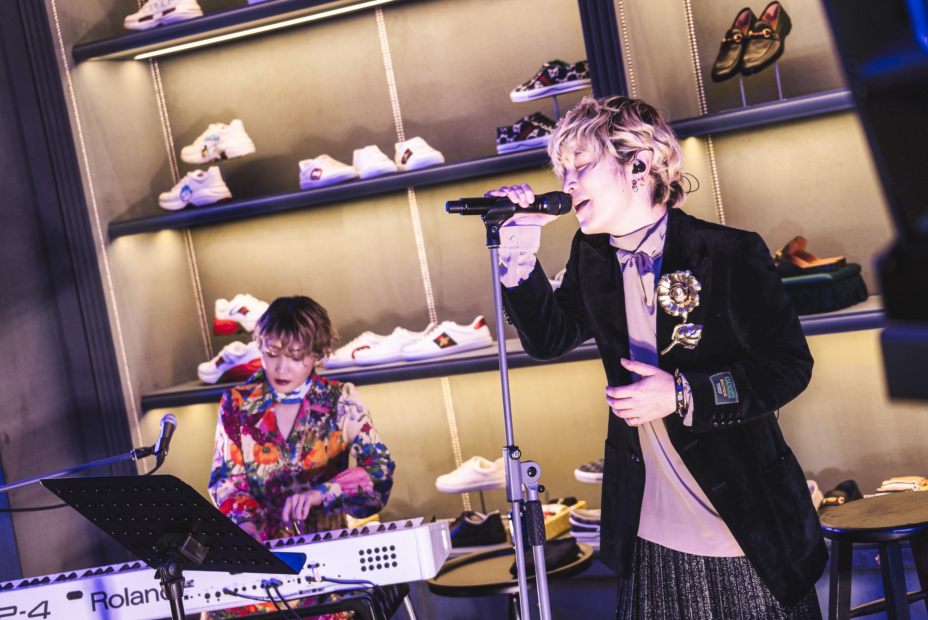 GUCCI JAPAN в X: „グッチ名古屋メイエキでFukaseさん、Saori