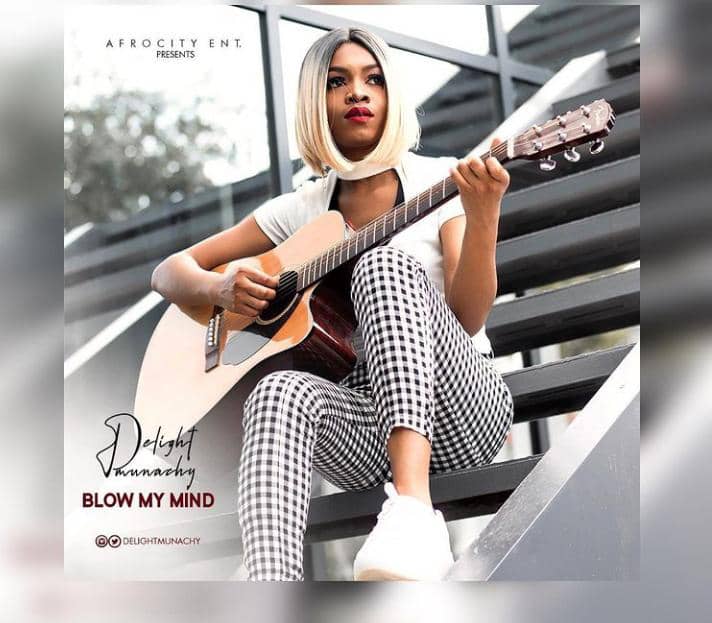 LoveworldRadio's tweet photo. #NowPlaying @LoveworldRadio "Blow My Mind" by >>> @DelightMunachy on the #PerspectiveShow with @Vikta_godvoice .
Log on now via https://t.co/vLdsJ5vh7o
#laughterwednesday #LWR https://t.co/iZcuVsQqJx