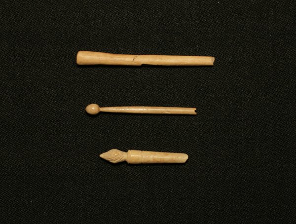 museuterresebre's tweet photo. #Agulles de cap fetes en #os, petites #joies populars per aguantar o adornar els #cabells. Al museu en conservem, d’època imperial, de les vil•les #romanes de La Carrova a Amposta, Mas de Sant Pau a Masdenverge, Cementiri a Alcanar i Casablanca a Jesús-Tortosa. https://t.co/B0xrhr5X4C
