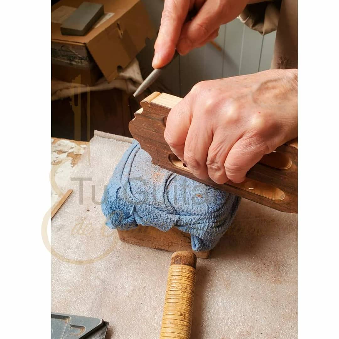 JferoM's tweet photo. En Tu Guitarreria de Guitarras Carrillo pensamos que......"LOS RESULTADOS QUE CONSIGUES ESTÁN EN PROPORCIÓN DIRECTA AL ESFUERZO QUE APLICAS". Por eso pensamos que los instrumentos de nuestro Luthier #guitarrasvicentecarrillo, están realizados con amor, pasión y dedicación. https://t.co/QiynBNgC9L