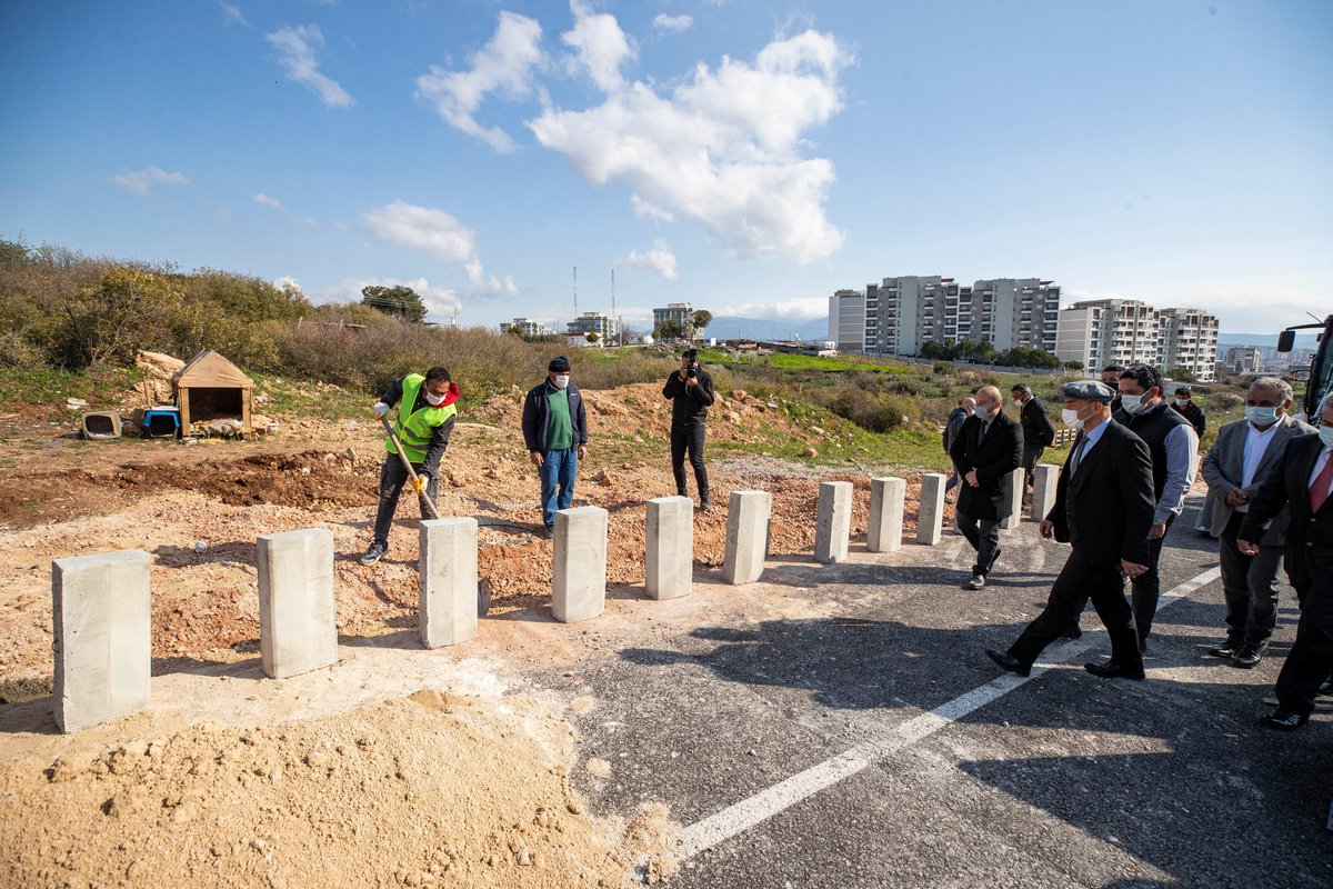 ibbizbeton's tweet photo. 🛣️ İzmirli üreticiye destek olmak için tüm gücümüzle sahadayız.

Başkanımız @TuncSoyer, #İzmirTarımı buluşmaları kapsamında Torbalı ilçesinde gerçekleştirdiğimiz yol yenileme çalışmalarını yerinde inceledi ve Genel Müdürümüz Heval Savaş Kaya'dan faaliyetlere dair bilgi aldı. https://t.co/TLfqD9nvwL
