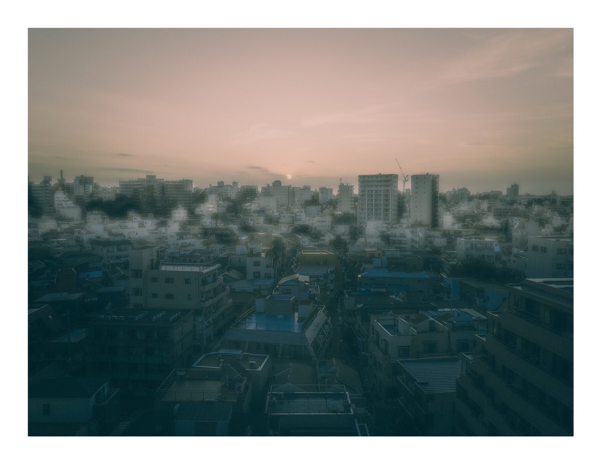 hiloaki_k's tweet photo. 写真はその昔、「光の画」と呼ばれていました。 https://t.co/yZMlE9ynFB