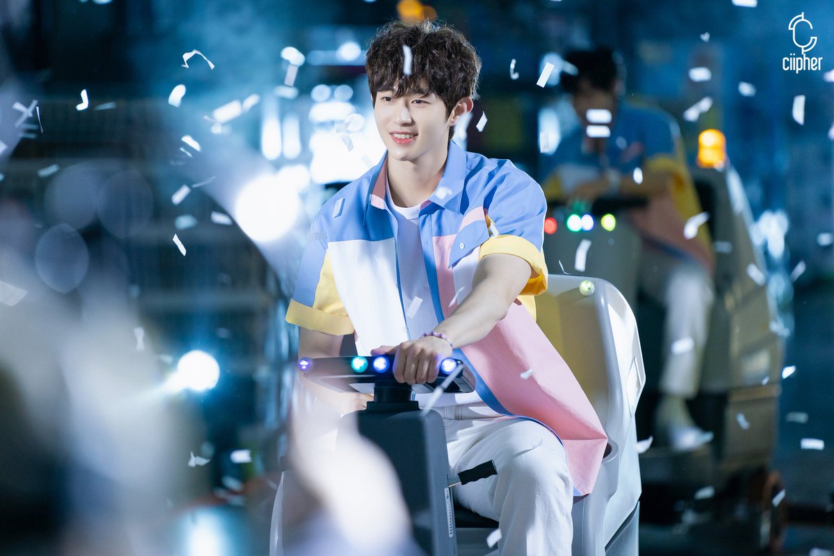 Ciipher_Inter's tweet image. [210331] #Ciipher’s Instagram update 

 " '안꿀려' M/V STILL CUT #1 "

@RAIN_Ciipher #싸이퍼

⠀