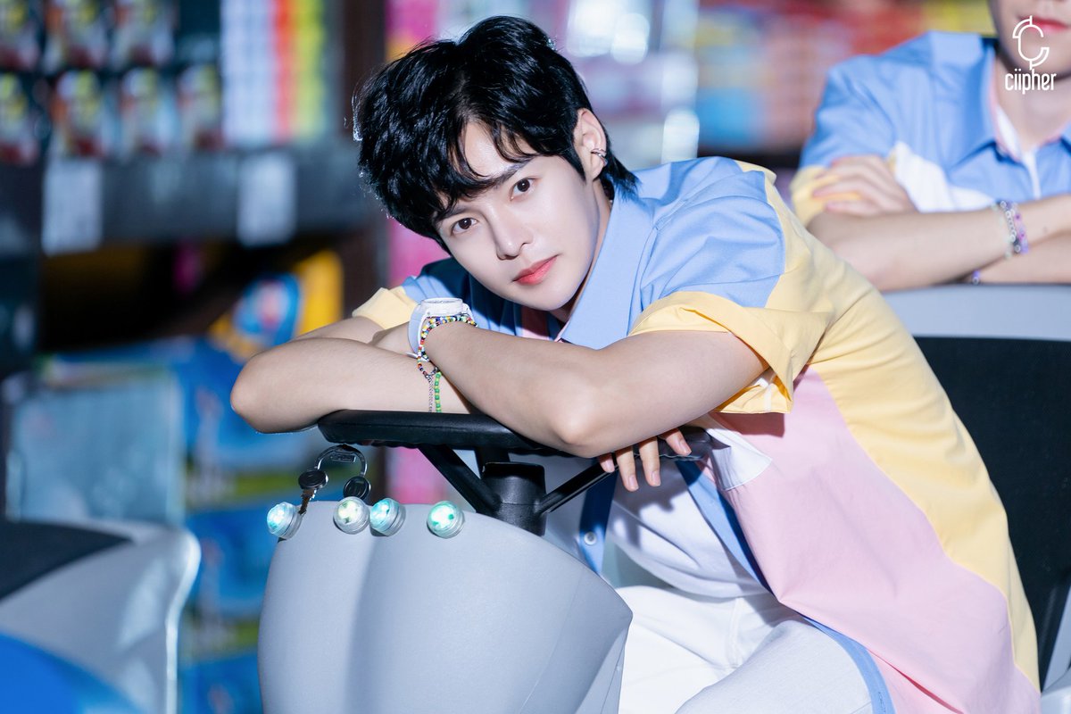 Ciipher_Inter's tweet image. [210331] #Ciipher’s Instagram update 

 " '안꿀려' M/V STILL CUT #1 "

@RAIN_Ciipher #싸이퍼

⠀