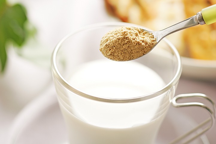 Twitter இல 女子めんどくせ 貧乳女子に告ぐ きなこ牛乳やばいらしい 1日1杯牛乳にきな粉混ぜて飲んでるだけで 胸でかくなると噂 Bからdになった娘もいるとか