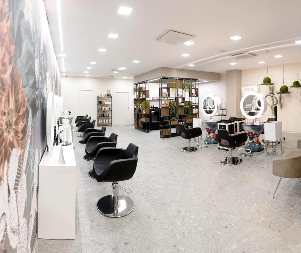 Be yourself. The world loves the original. 💎

📍Évanité Gussago - Gussago (BS) - Italy

#gammabross #evanitegussago #salonfurniture #salondesign #salonowner #salondecor #saloninteriors #modernsalon #italiandesign #furnituresalon #madeinitaly #saloninteriors