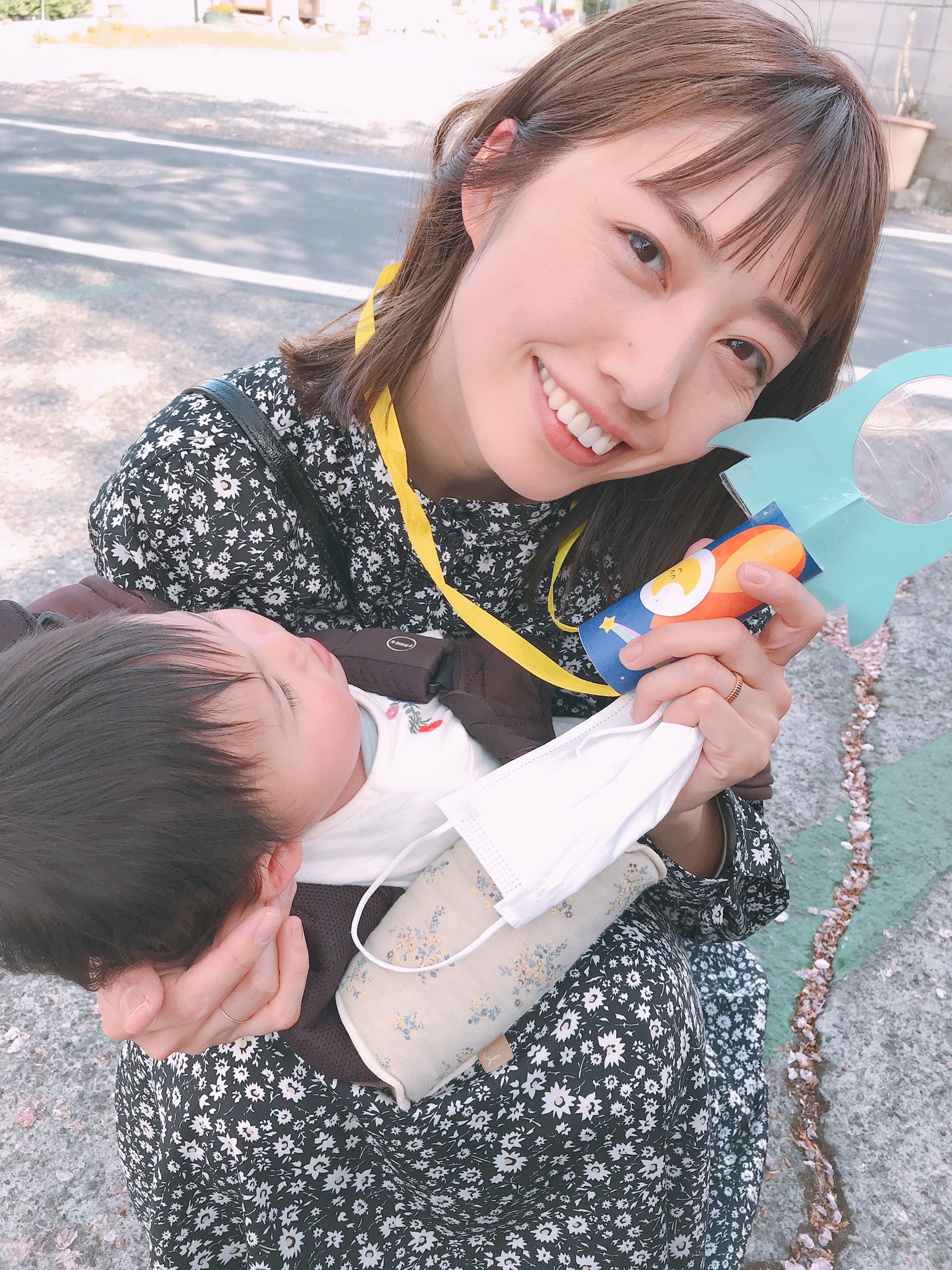 酒井ありさ A Twitter ママ撮ってあげるよ と息子が撮ってくれました ついつい時間に追われて 恐い顔になってる私に ママ にっこり笑って といつも 笑うことの大切さを教えてくれる 新年度の目標は 毎日にっこり笑うこと T Co 0bdmv5wfbv Twitter