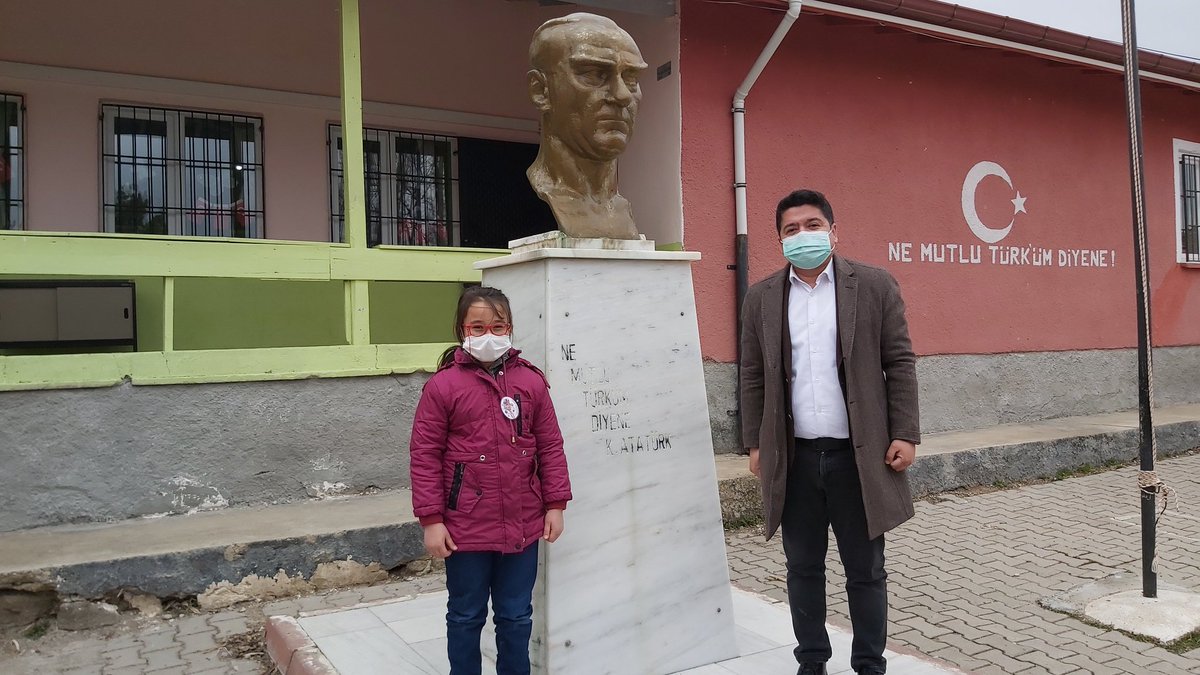 dyerlikayaio's tweet photo. Kualksiz Şehit Doğan Yerlikaya  Ilkokulu Covid-19 Dedektiflerimiz belli oldu.#covid19dedektifleri
@serkan_akpinar5 @TC_kkalevalilik @kirikkalemem @tufekciyusuf @baliseyhkay @baliseyhmem @azizsen0681 @symcngz @teomanagus https://t.co/d80IoNYWOX