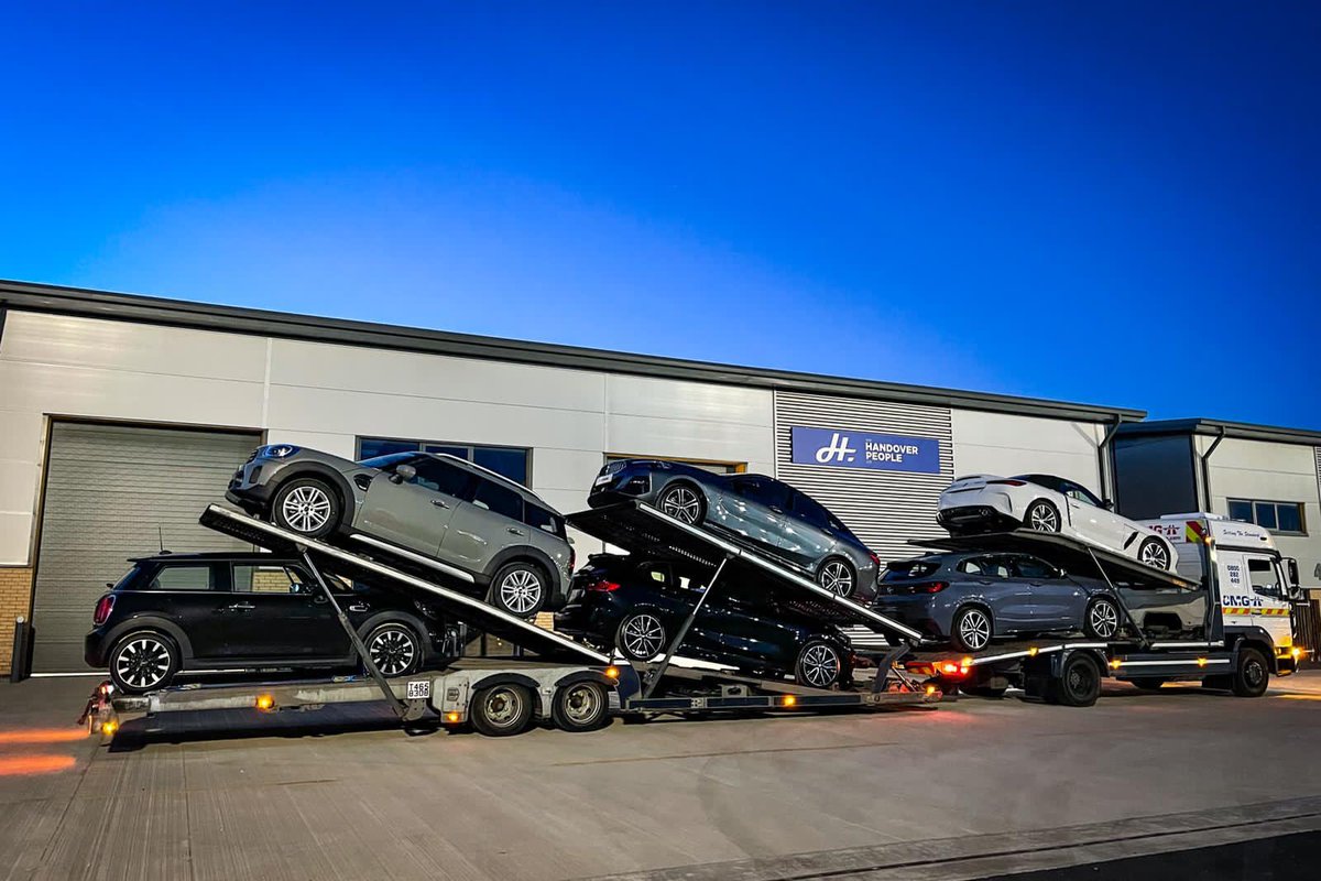 cmg_247's tweet photo. Good work team! 
Multicar Manoeuvres from Blackpool to Newcastle earlier this week:
🚗🚙🚗🚙
#transportation #vehiclemovements https://t.co/D2s3j8guR8
