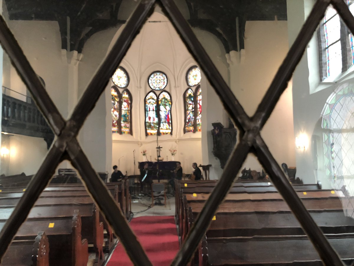 KapPotsdam's tweet photo. Aufnahmen in der wunderschönen #Andreaskirche in #Wannsee. Wir haben drei tolle #Streichquartette eingespielt - mehr wird nicht verraten! Nur so viel: Es ist eine echte Entdeckung! 😃 🎶 
@dlfkultur #cdaufnahme #vorfreude https://t.co/pvMV5nzvkA