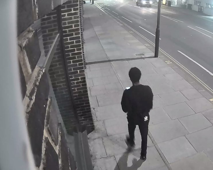 MoChunksTV's tweet photo. Richard Okorogheye is still missing. Recently released CCTV images show him getting on the bus 23 in Ladbroke Grove at 20:44pm on Monday 22nd March. 

The family are pleading with the public for any information or potential sightings. 

Please share. https://t.co/oHmquJb4lp