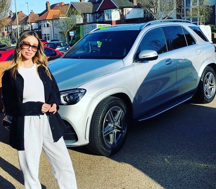 VIPmerc's tweet image. Wonderful day, Wonderful car and Wonderful customer. It’s a pleasure to deliver this GLE to @laurenpopey hope you enjoy the Easter Weekend in your new Mercedes Benz 🐣 🚘