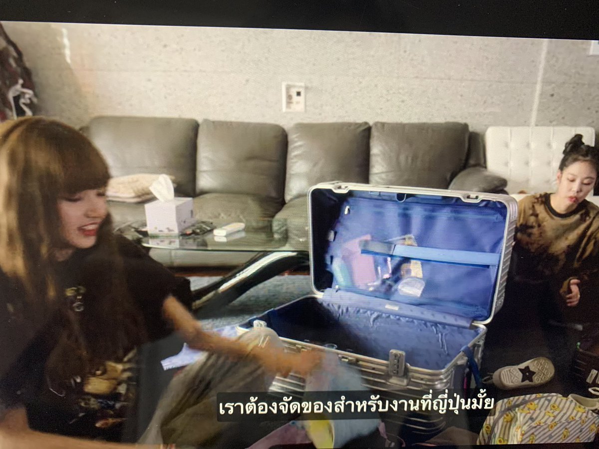 chacha3333333's tweet photo. เธอเอาสีเงินไป พี่ใช้สีดำนะ #johnlice https://t.co/CxC80wzEKl