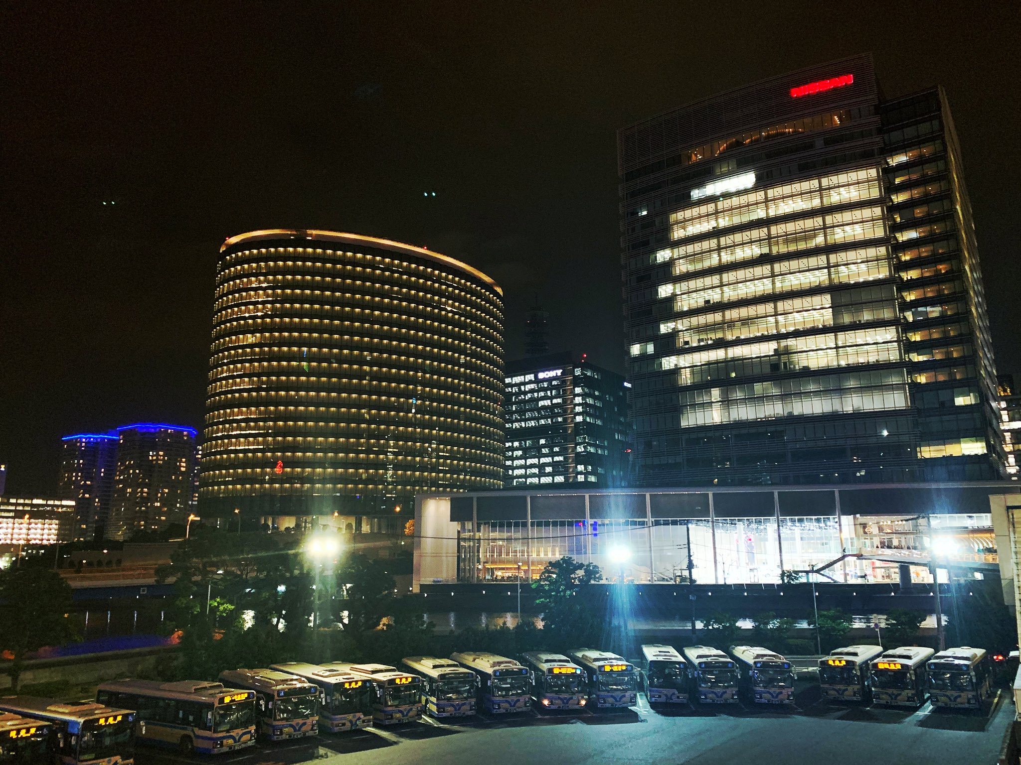ザン ウー 横浜で好きな夜景のひとつ バスターミナルと日産と富士ゼロックス あ 富士ゼロックスは明日から富士 フイルムビジネスイノベーションになるんだっけ 何か足りないなと思ったら富士ゼロックスの文字がなくなっていることに気付いた T ザン ウー 横浜で好きな夜景のひとつ バスターミナルと日産と富士ゼロックス あ 富士ゼロックスは明日から富士 フイルムビジネスイノベーションになるんだっけ 何か足りないなと思ったら富士ゼロックスの文字がなくなっていることに気付いた T
